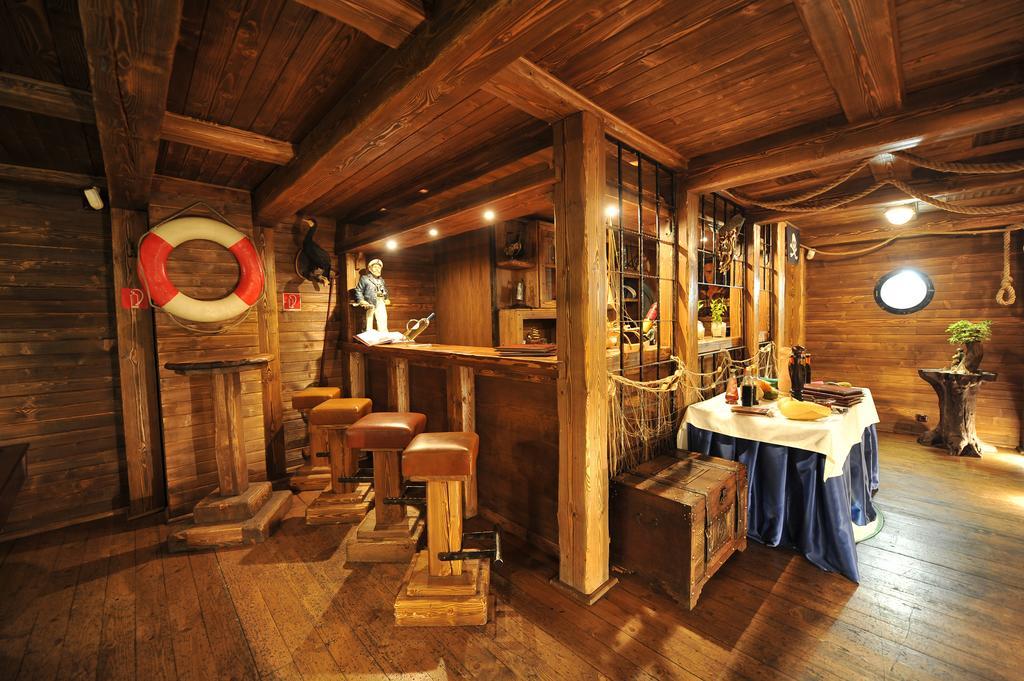 酒店 科尔莫兰酒店 4*
