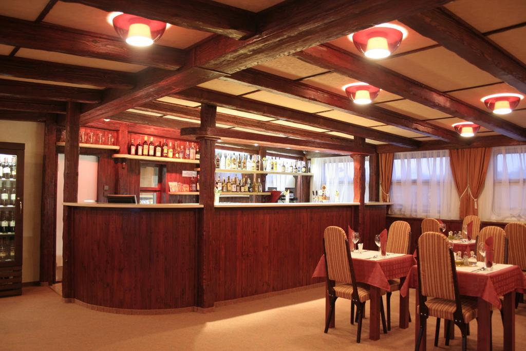 科尔莫兰酒店